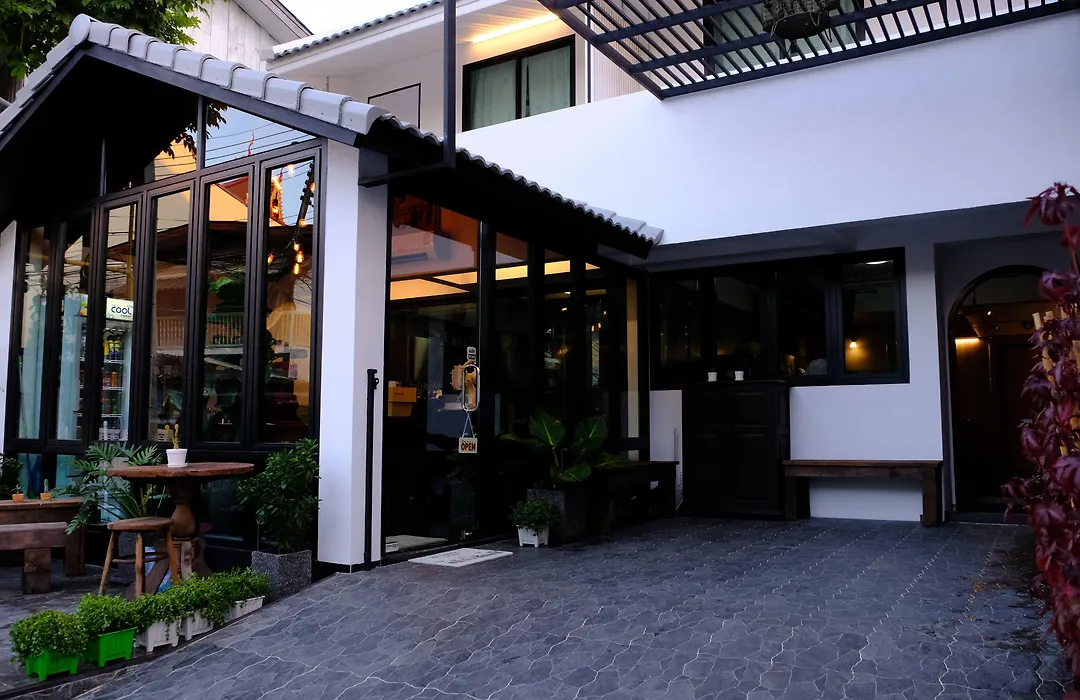 Baan Lung Poshtel-1